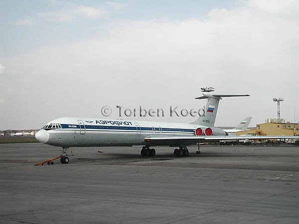 Ilyushin IL-62M RA-86524 & Ilyushin IL-86 RA-86095